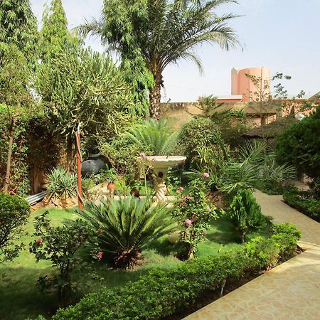 Residence Diane Ouagadougou Buitenkant foto