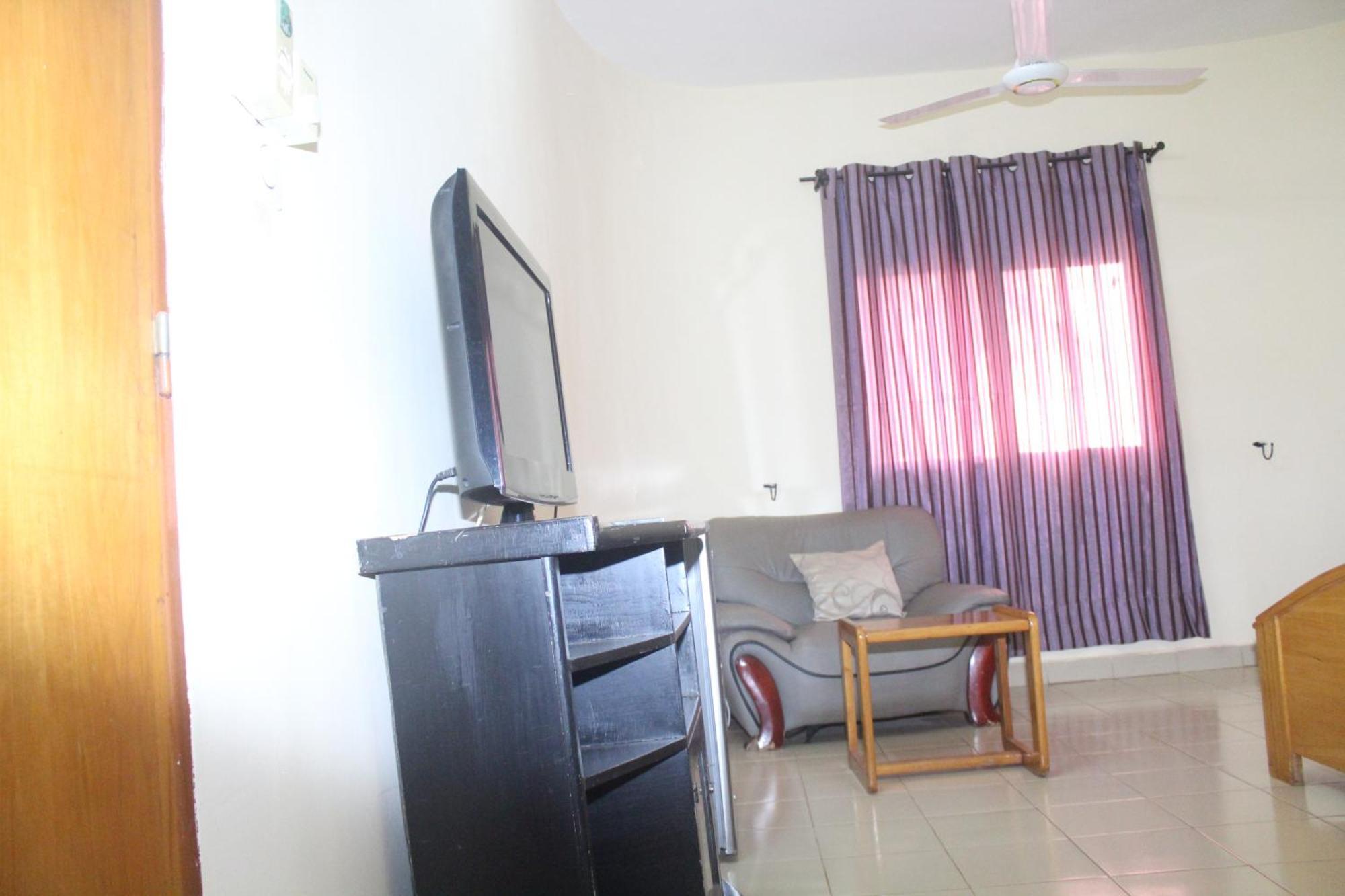 Residence Diane Ouagadougou Buitenkant foto