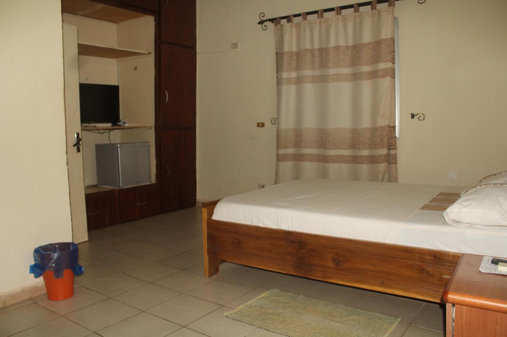 Residence Diane Ouagadougou Buitenkant foto
