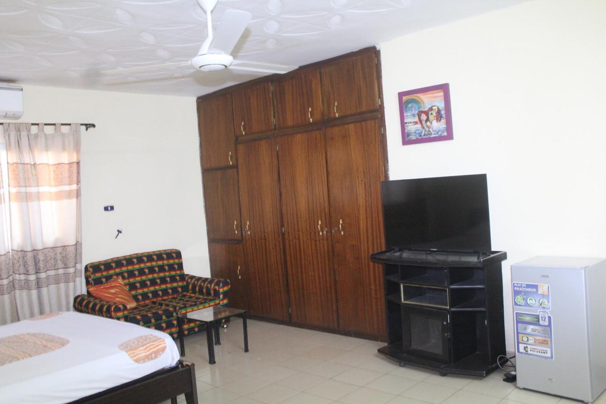 Residence Diane Ouagadougou Buitenkant foto