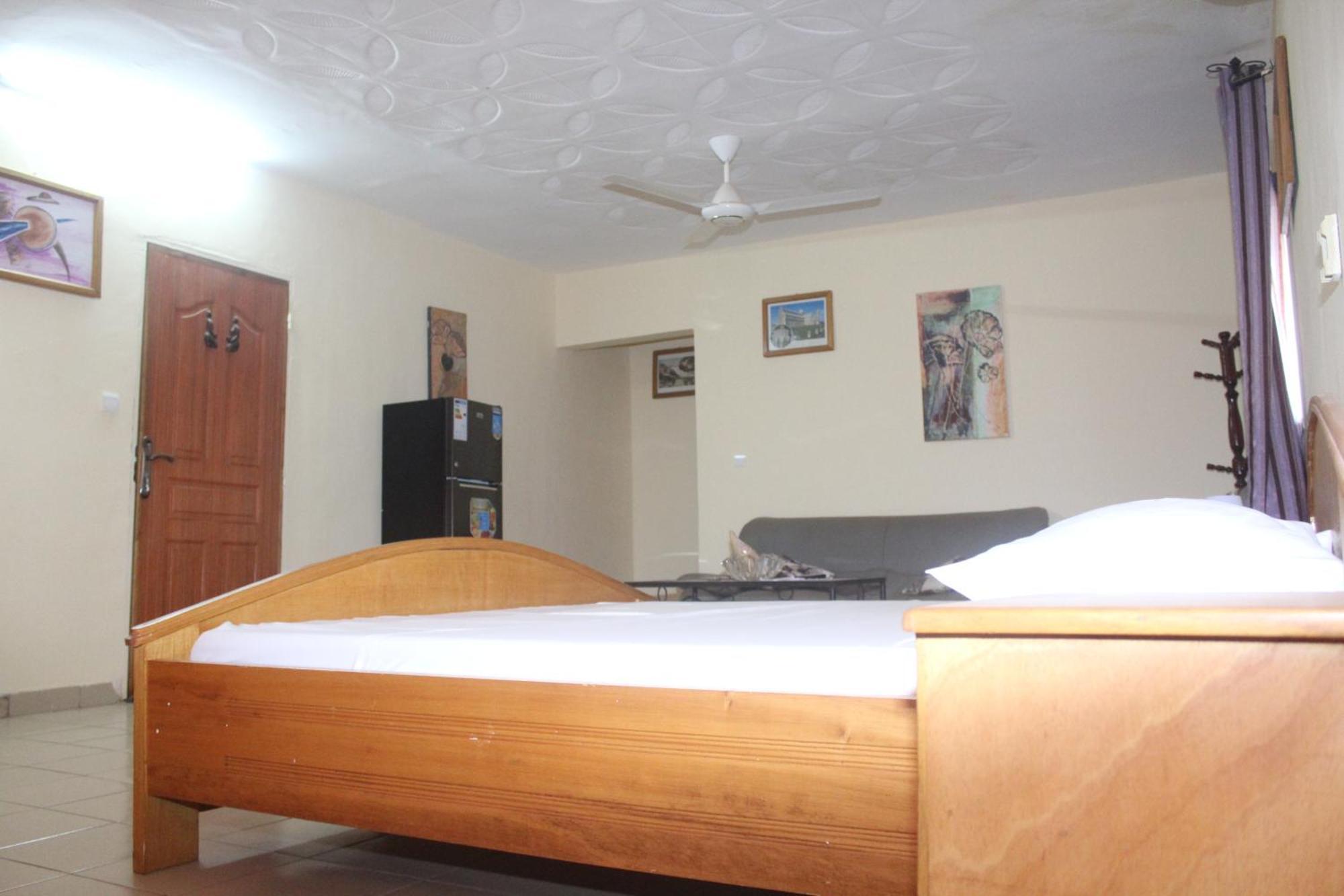 Residence Diane Ouagadougou Buitenkant foto